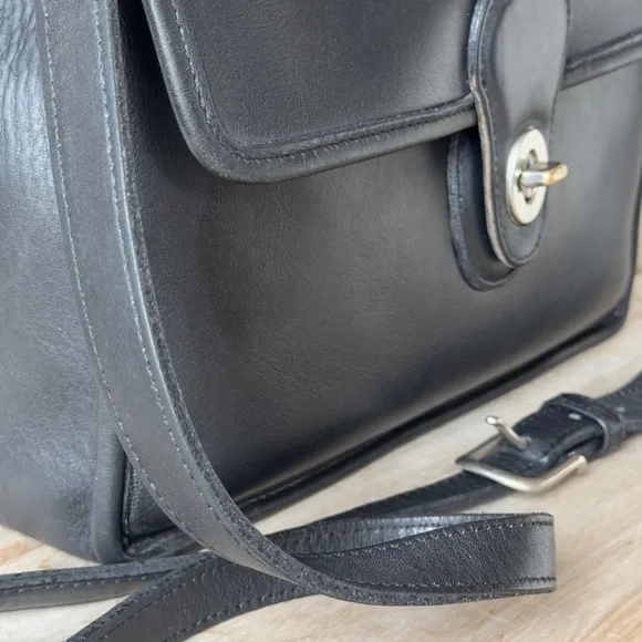 Coach Willis Black Leather Top-Handle Satchel with Detachable Strap - Picture 6 of 16